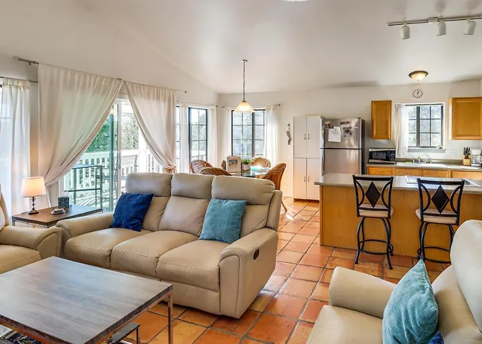 Firelit Nights By The Lake: Cozy Show Retreat Ferienhaus