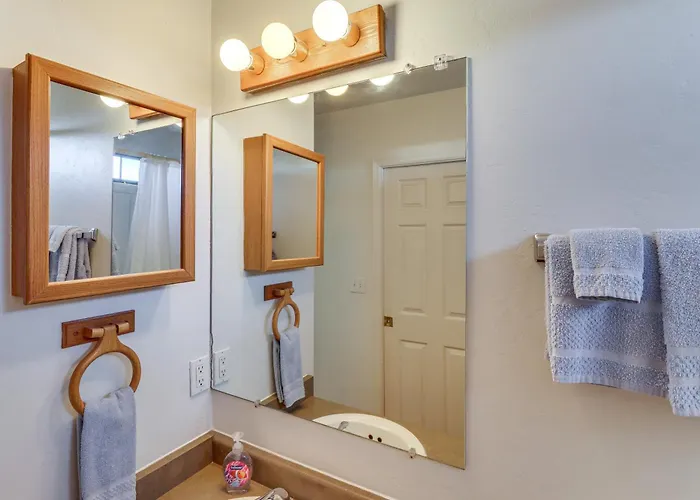 Firelit Nights By The Lake: Cozy Show Retreat Show Low